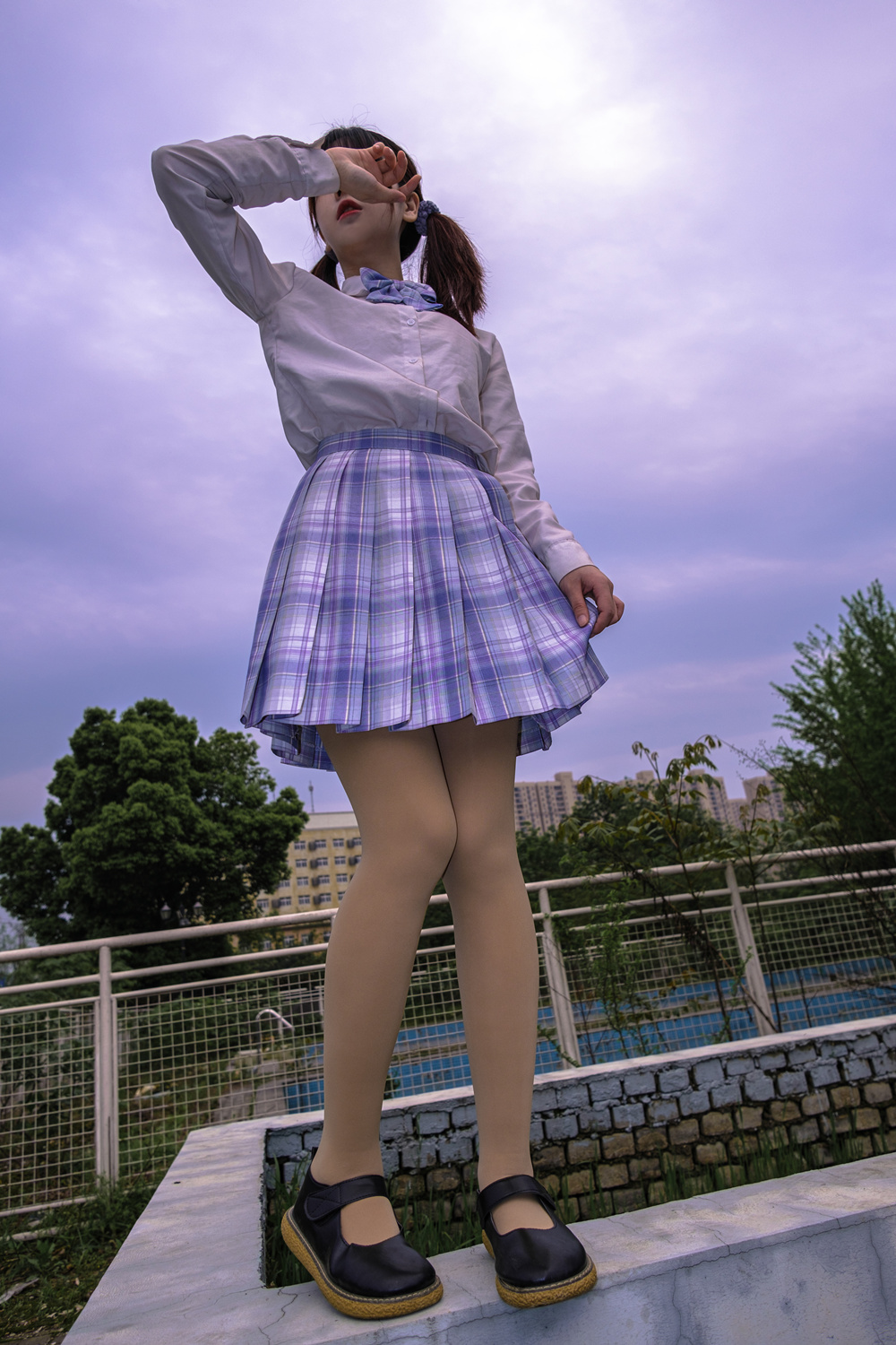 森萝财团 月下-01 小夜 双马尾JK肉丝 300D 真空 [76P-988MB]