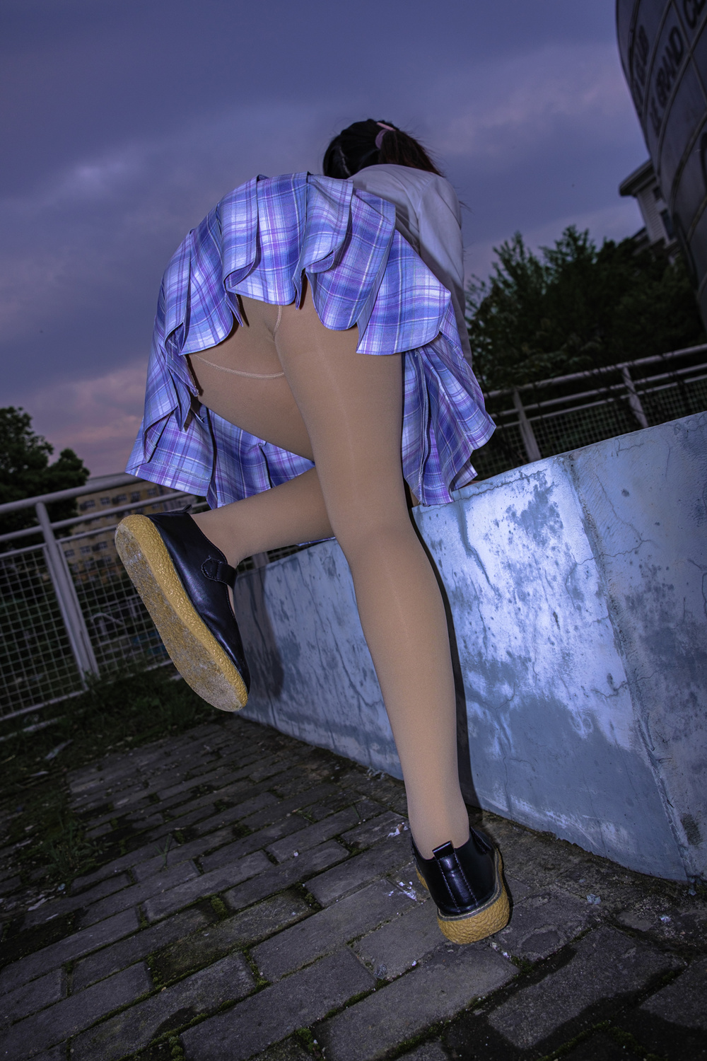 森萝财团 月下-01 小夜 双马尾JK肉丝 300D 真空 [76P-988MB]