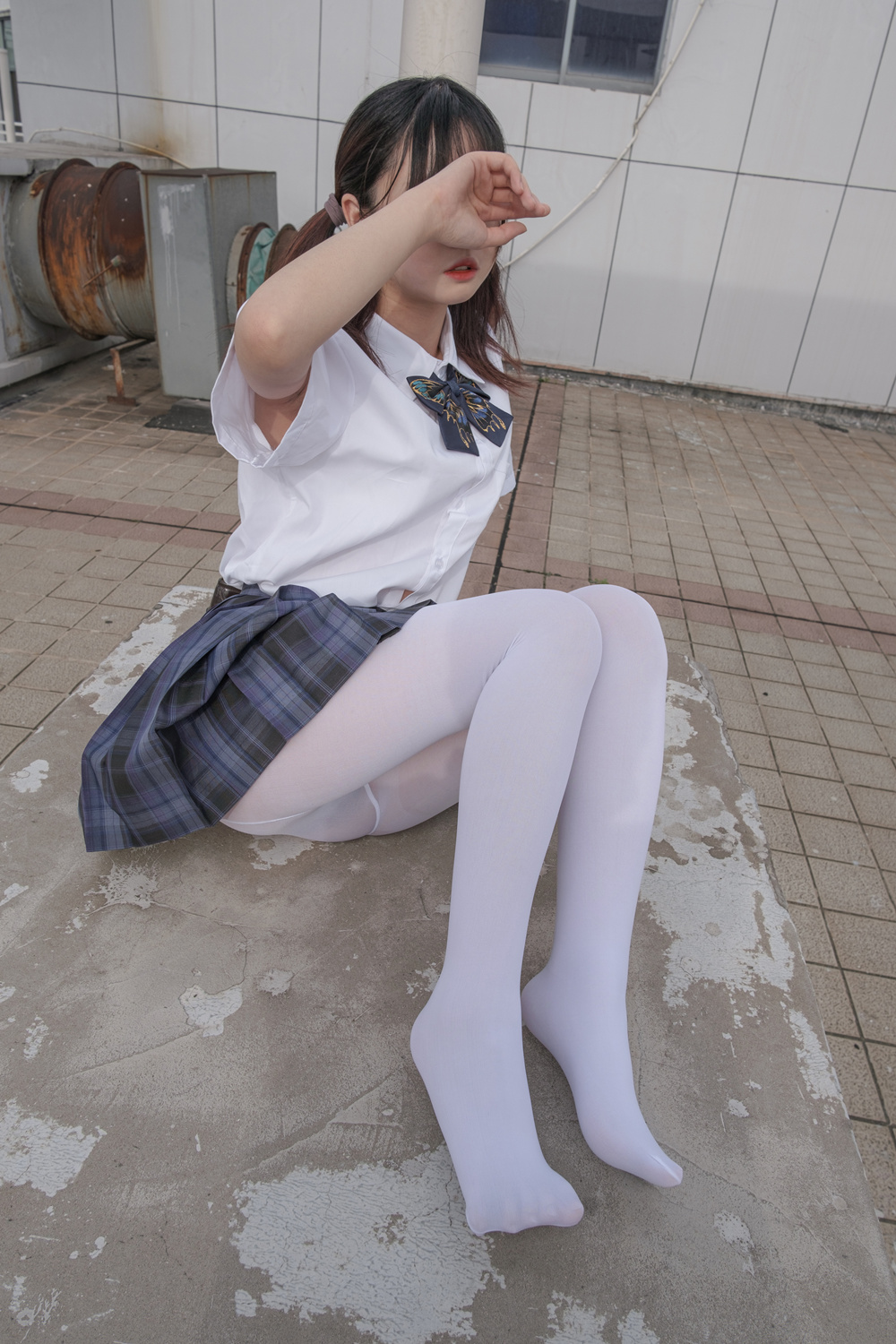 森萝财团 月下02小夜双马尾白丝JK制服 80D 户外真空 [102P1V-2.18GB]