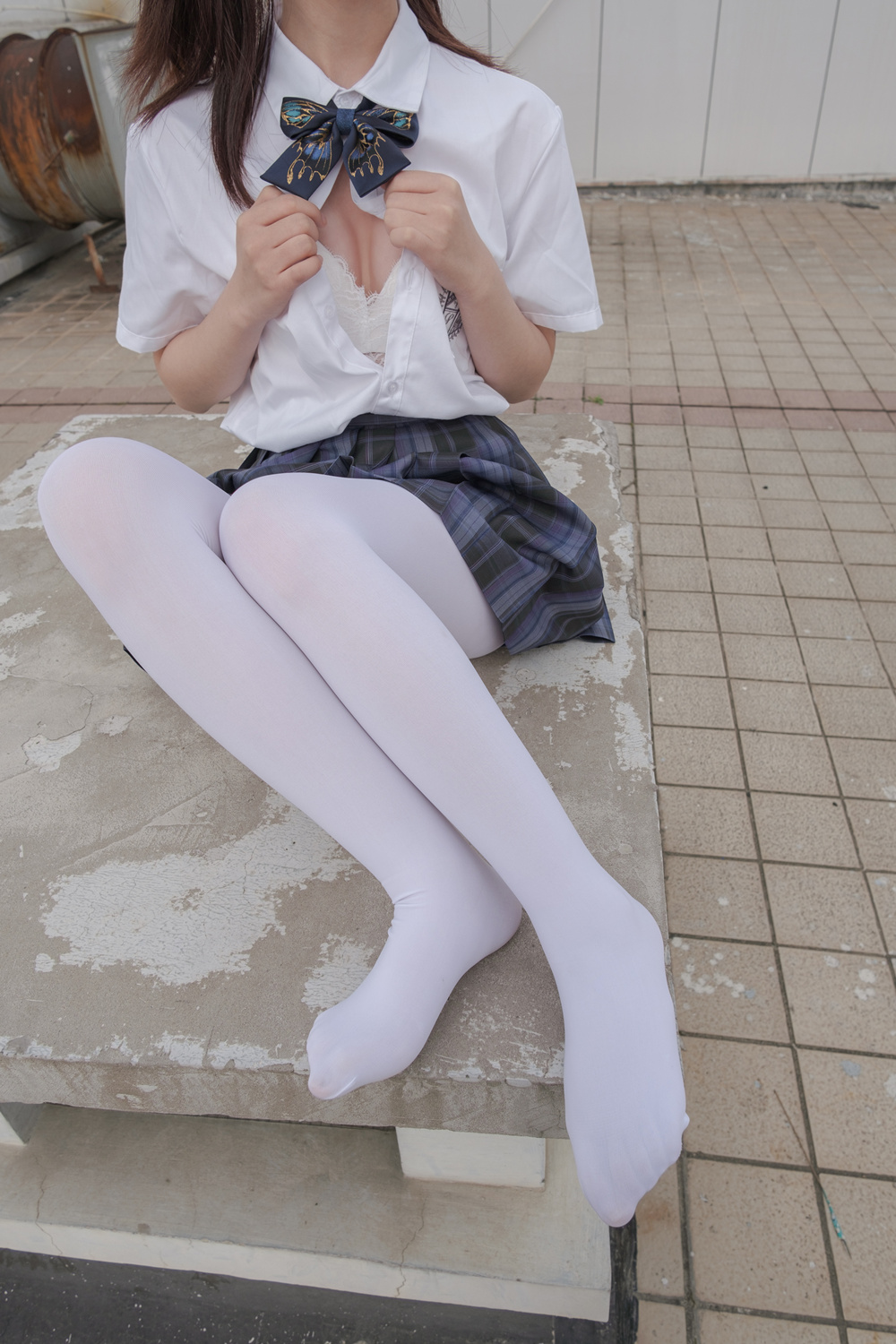 森萝财团 月下02小夜双马尾白丝JK制服 80D 户外真空 [102P1V-2.18GB]